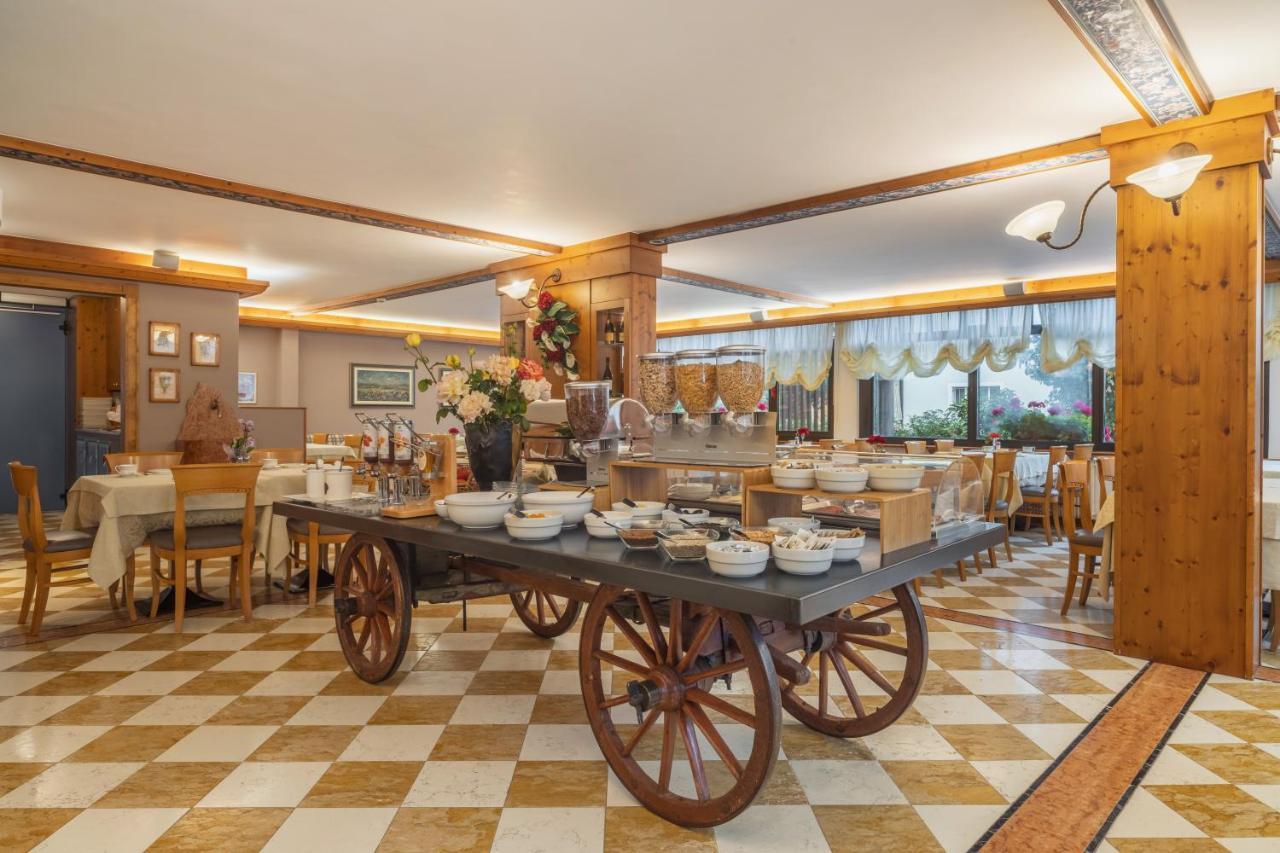 Pippo Hotel Terzolas エクステリア 写真