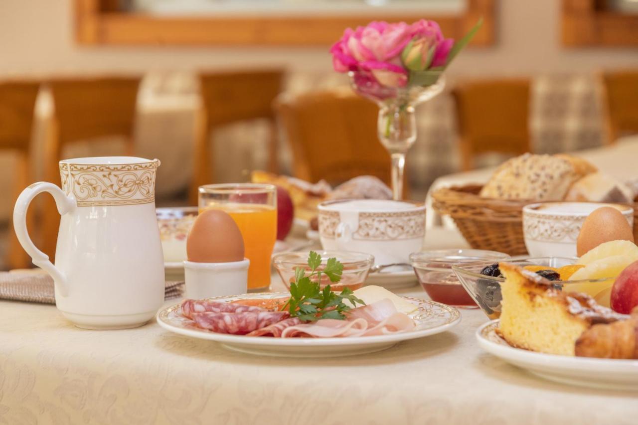 Pippo Hotel Terzolas エクステリア 写真